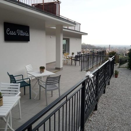 Casa Vittoria Guest House 로마노 데젤리노 외부 사진