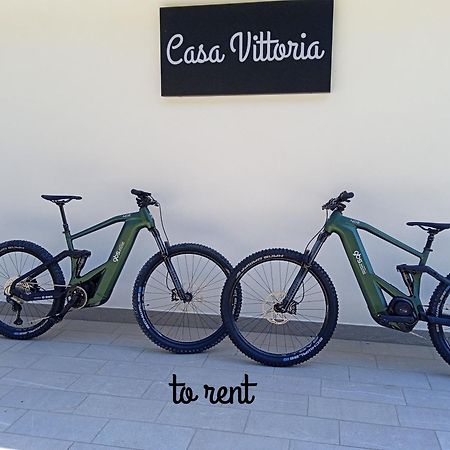 Casa Vittoria Guest House 로마노 데젤리노 외부 사진