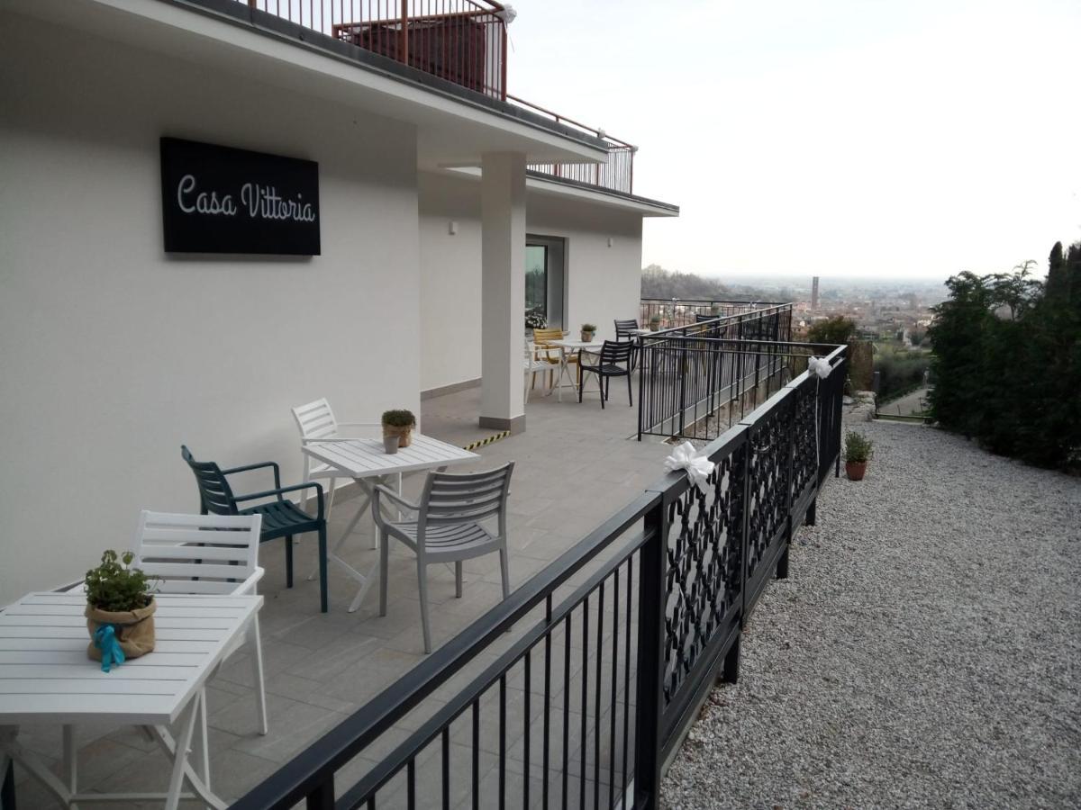 Casa Vittoria Guest House 로마노 데젤리노 외부 사진