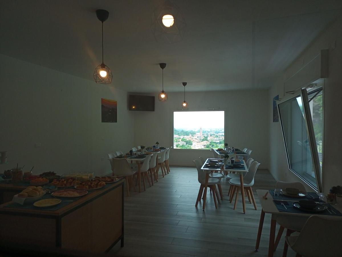 Casa Vittoria Guest House 로마노 데젤리노 외부 사진